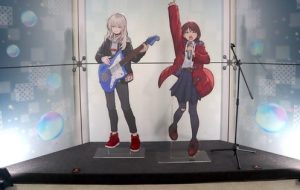 نمایشگاه Girls Band Cry مکانهای انیمه را به دنیای واقعی می آورد